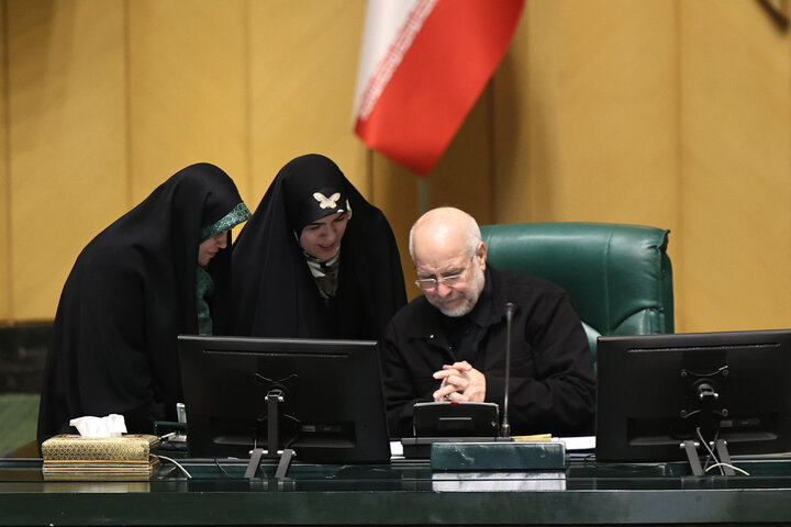 نشست علنی دوشنبه 15 دی ماه مجلس شورای اسلامی