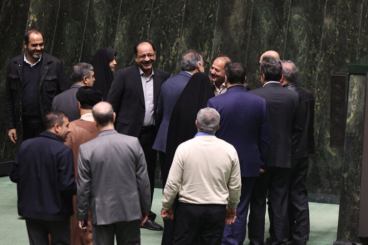 ناطقان میان دستور نشست دوشنبه 15 دی ماه مجلس