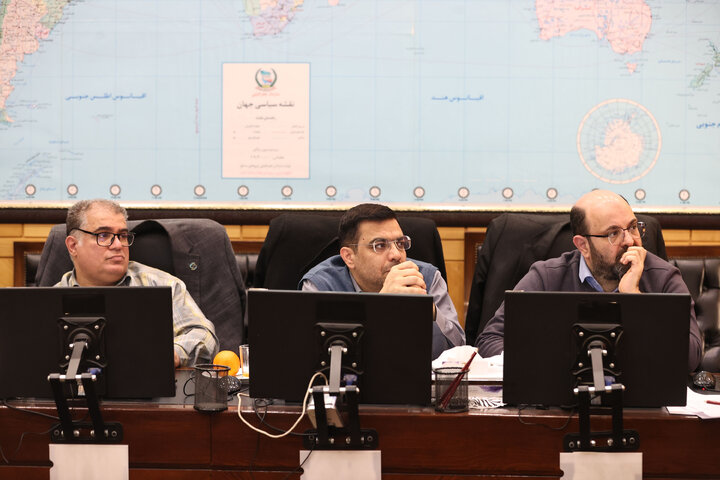 نشست عصر دوشنبه 15 دی ماه 1404