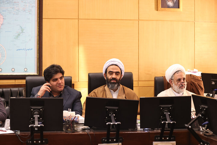 نشست عصر دوشنبه 15 دی ماه 1404