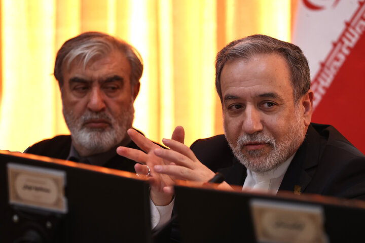 نشست ۱۵ دی ماه  کمیسیون امنیت ملی با حضور وزیر خارجه