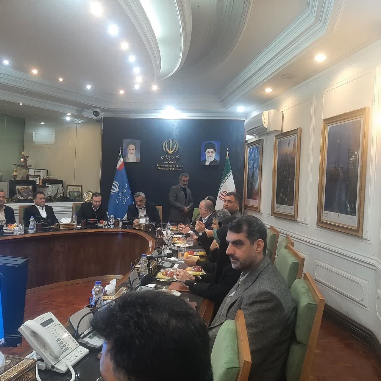 توسعه بخش نفت و انرژی در راستای سیاست‌های کلان کشور