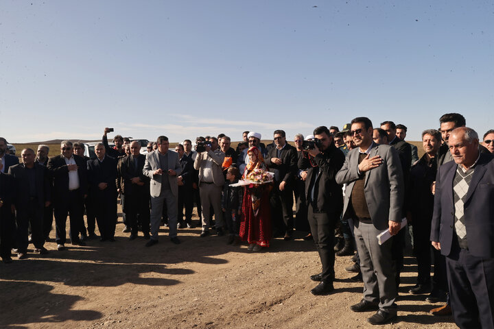 مراسم کلنگ زنی ساخت پروژه پست برق شهرستان انگوت