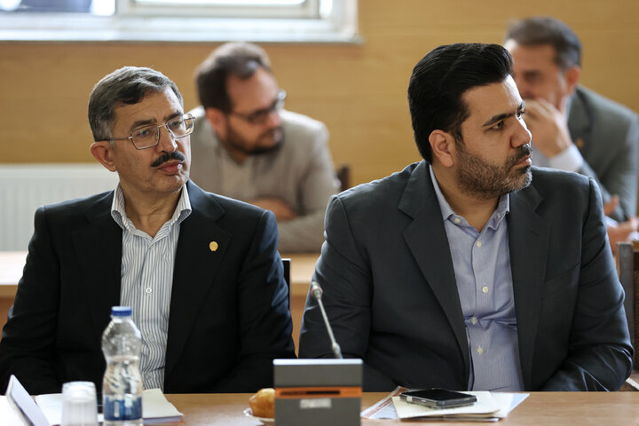 نشست جمع‌بندی و تصویب مصوبات سفر نظارتی نیکزاد به شهرستان گرمی