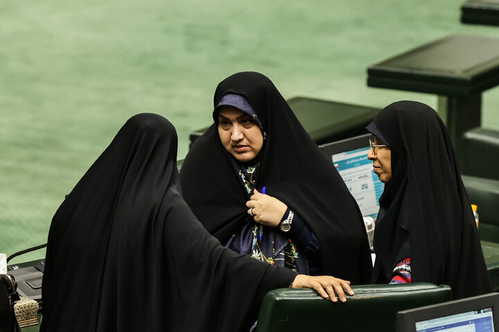 نشست علنی یکشنبه ۲۱ دی ماه مجلس شورای اسلامی