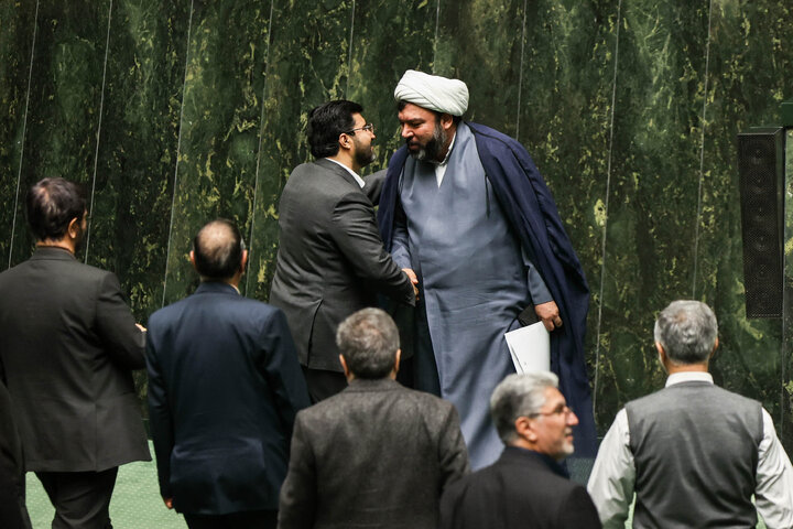 ناطقان میان دستور نشست علنی ۲۱ دی ماه مجلس