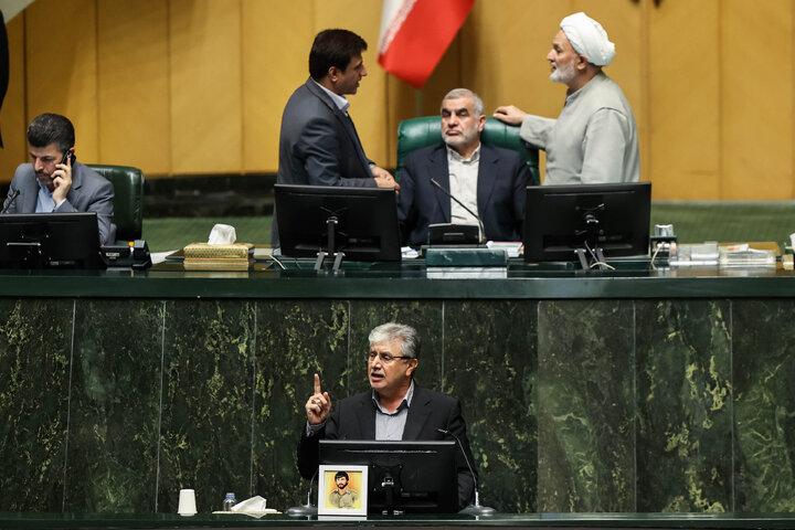 ناطقان میان دستور نشست علنی ۲۱ دی ماه مجلس