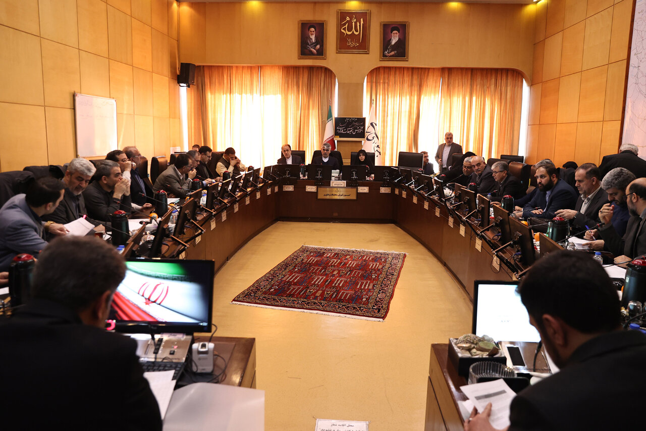 اعتبارات بودجه‌ای حوزه آموزش و پرورش کشور بررسی شد/ تعیین تکلیف معلمان حق التدریس آزاد در بودجه سال آینده مشخص می‌شود 