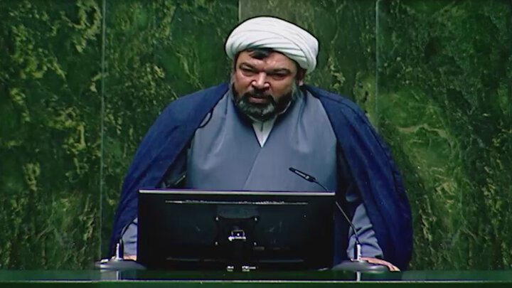 اولویت امروز دولت باید مهار گرانی، تورم و ارز باشد