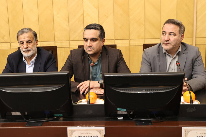 نشست  فراکسیون دفاع و اقدارملی با حضور وزیر دفاع