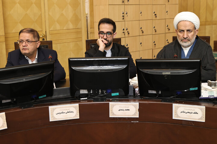 نشست  فراکسیون دفاع و اقدارملی با حضور وزیر دفاع