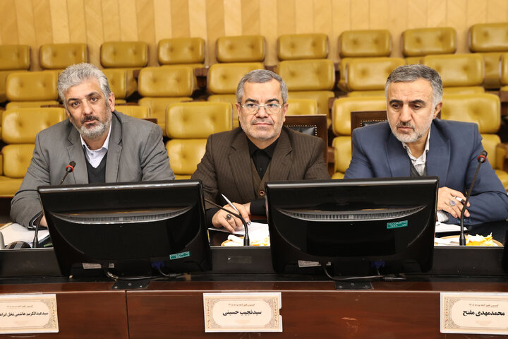 نشست  فراکسیون دفاع و اقدارملی با حضور وزیر دفاع