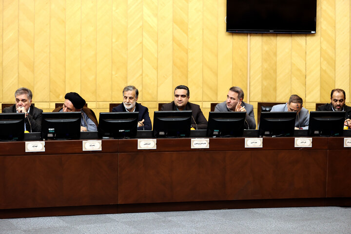 نشست  فراکسیون دفاع و اقدارملی با حضور وزیر دفاع