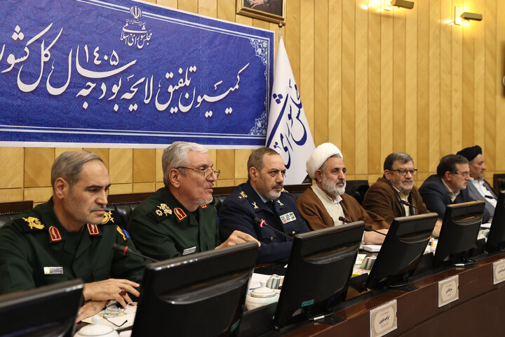 نشست  فراکسیون دفاع و اقدارملی با حضور وزیر دفاع