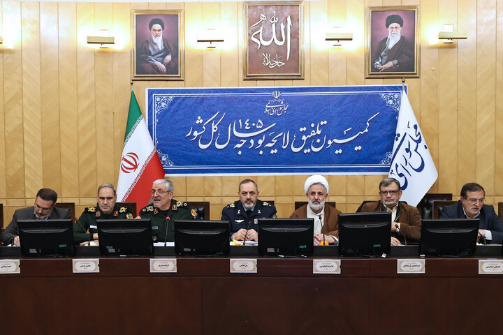 نشست  فراکسیون دفاع و اقدارملی با حضور وزیر دفاع