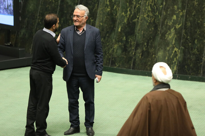 ناطقان میان دستور جلسه علنی ۲۴ دی ماه مجلس