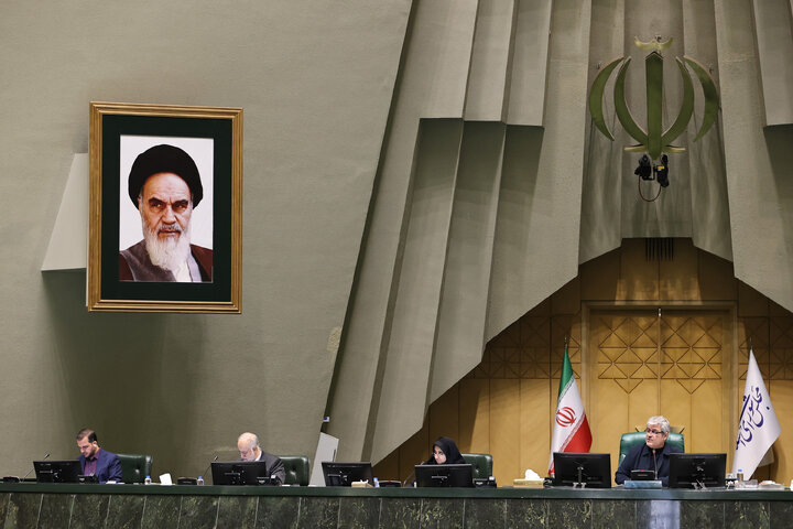 نشست نوبت صبح یکشنبه 28 دی ماه کمیسیون تلفیق لایحه بودجه سال 1405