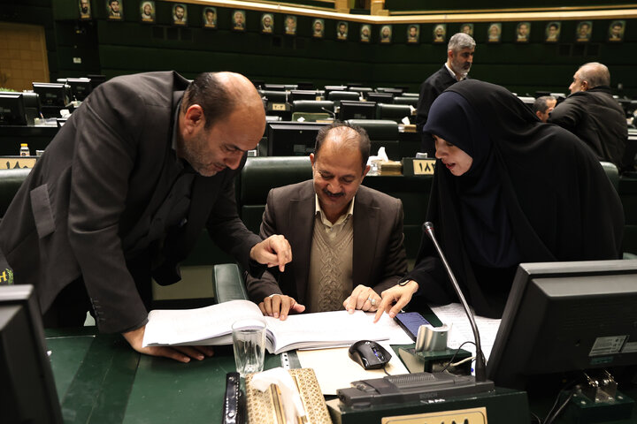 نشست نوبت شب یکشنبه ۲۸ دی ماه کمیسیون تلفیق بودجه ۱۴۰۵