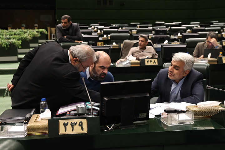 نشست نوبت شب یکشنبه ۲۸ دی ماه کمیسیون تلفیق بودجه ۱۴۰۵