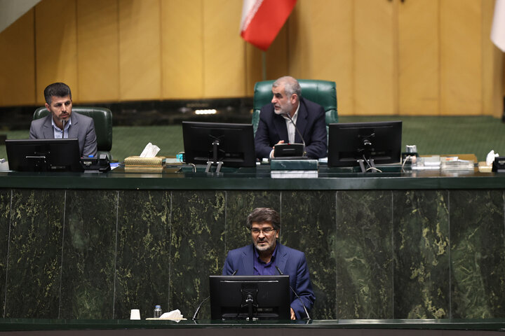 ناطقان میان دستور جلسه علنی دوشنبه 29 دی ماه مجلس