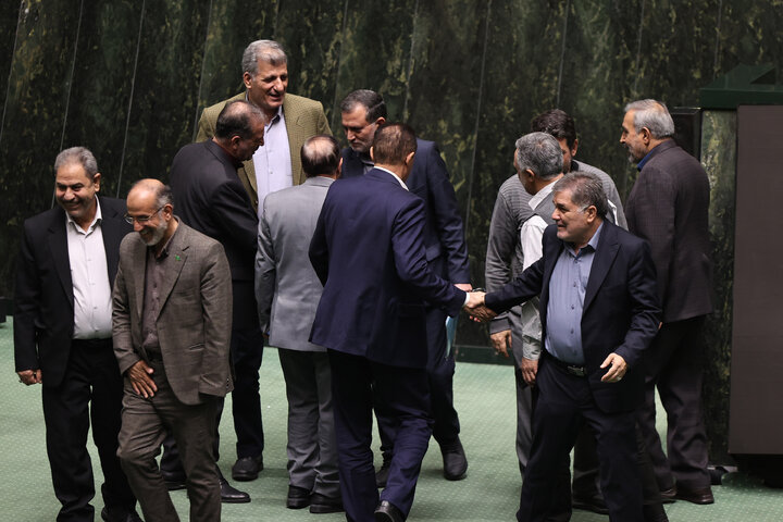 ناطقان میان دستور جلسه علنی دوشنبه 29 دی ماه مجلس