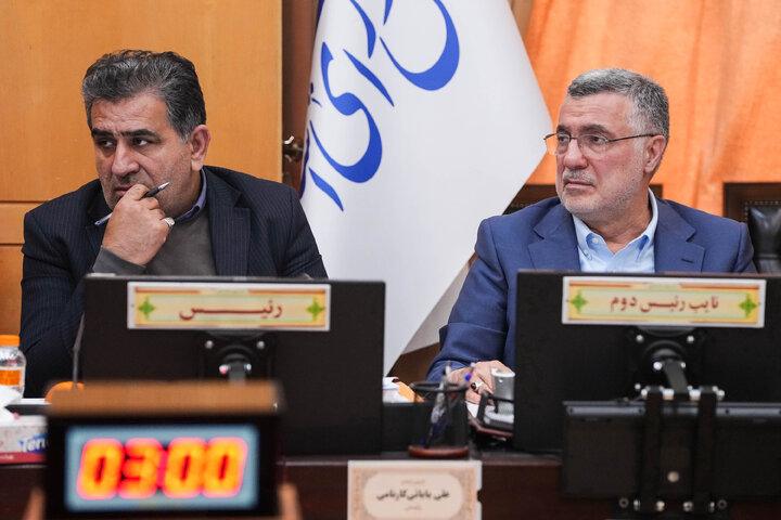 ظفرقندی برای تبدیل وضعیت نیروهای شرکتی وزارت بهداشت اعلام آمادگی کرد