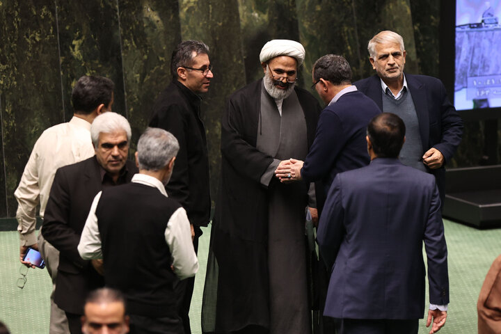 ناطقان میان دستور جلسه علنی سه شنبه 30 دی ماه مجلس