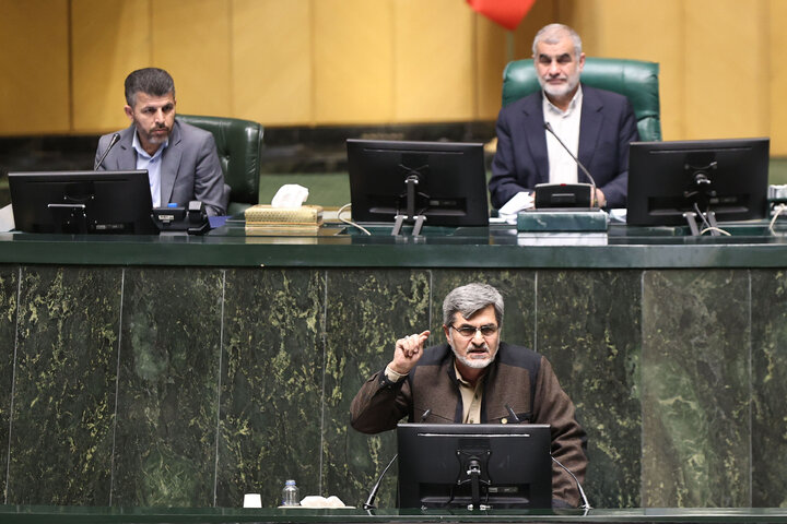 ناطقان میان دستور جلسه علنی سه شنبه 30 دی ماه مجلس