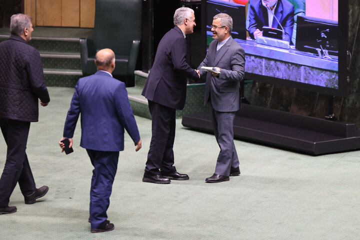 ناطقان میان دستور جلسه علنی سه شنبه 30 دی ماه مجلس