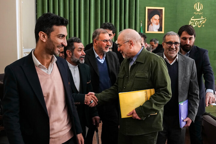 دیدار جمعی از جانبازان و ایثارگران با دکتر قالیباف