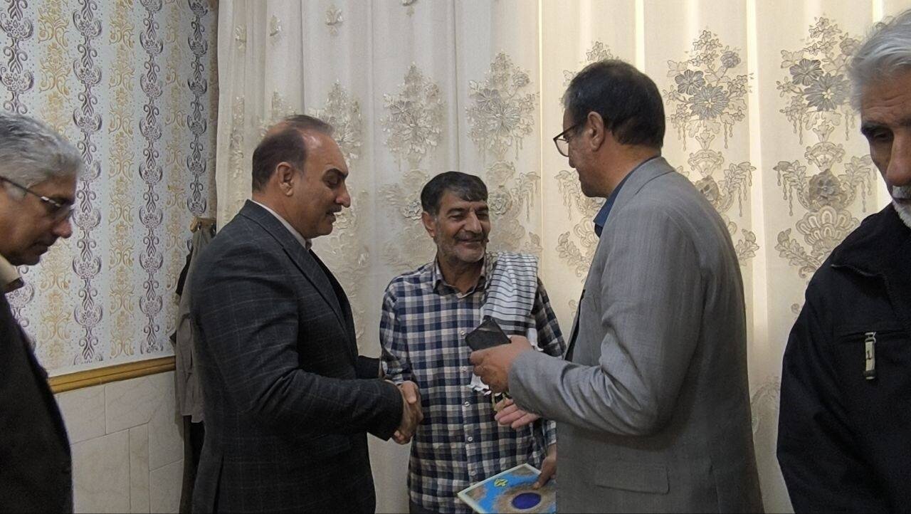 دیدار نمایندگان سیستان با خانوادههای جانبازان به مناسبت روز جانباز/نشست با جمعی از فعالان اجتماعی سیستان