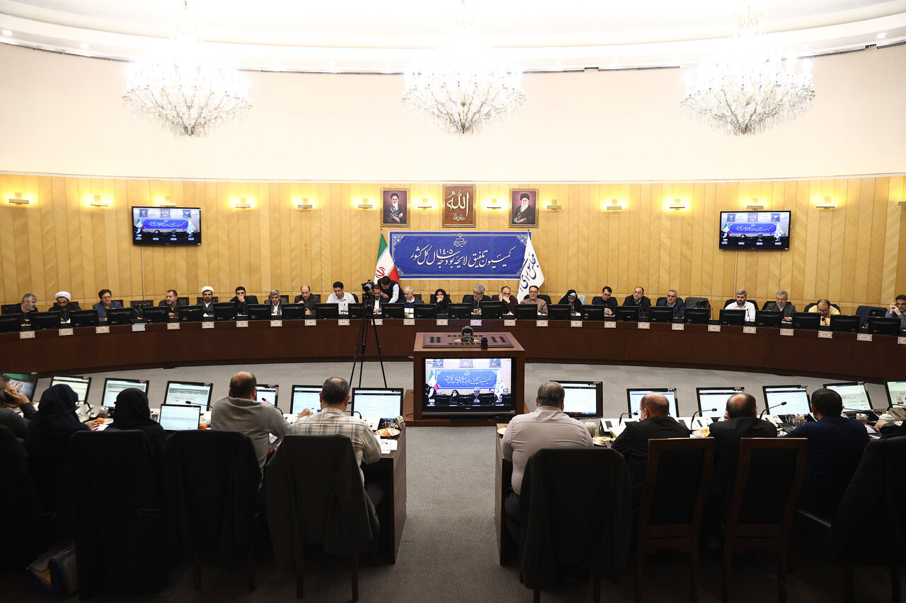 رفتار متناقض و عدم هماهنگی در بدنه دولت&nbsp;در مبانی ارزی و یارانه‌ای/ بانک مرکزی به دنبال بالارفتن نرخ ارز نیست