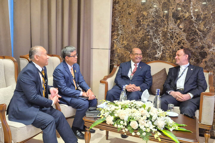 دیدار حمیدرضا حاجی‌بابایی نایب‌رئیس مجلس و چانفال ان‌جی‌وای رئیس هیأت پارلمانی کامبوج