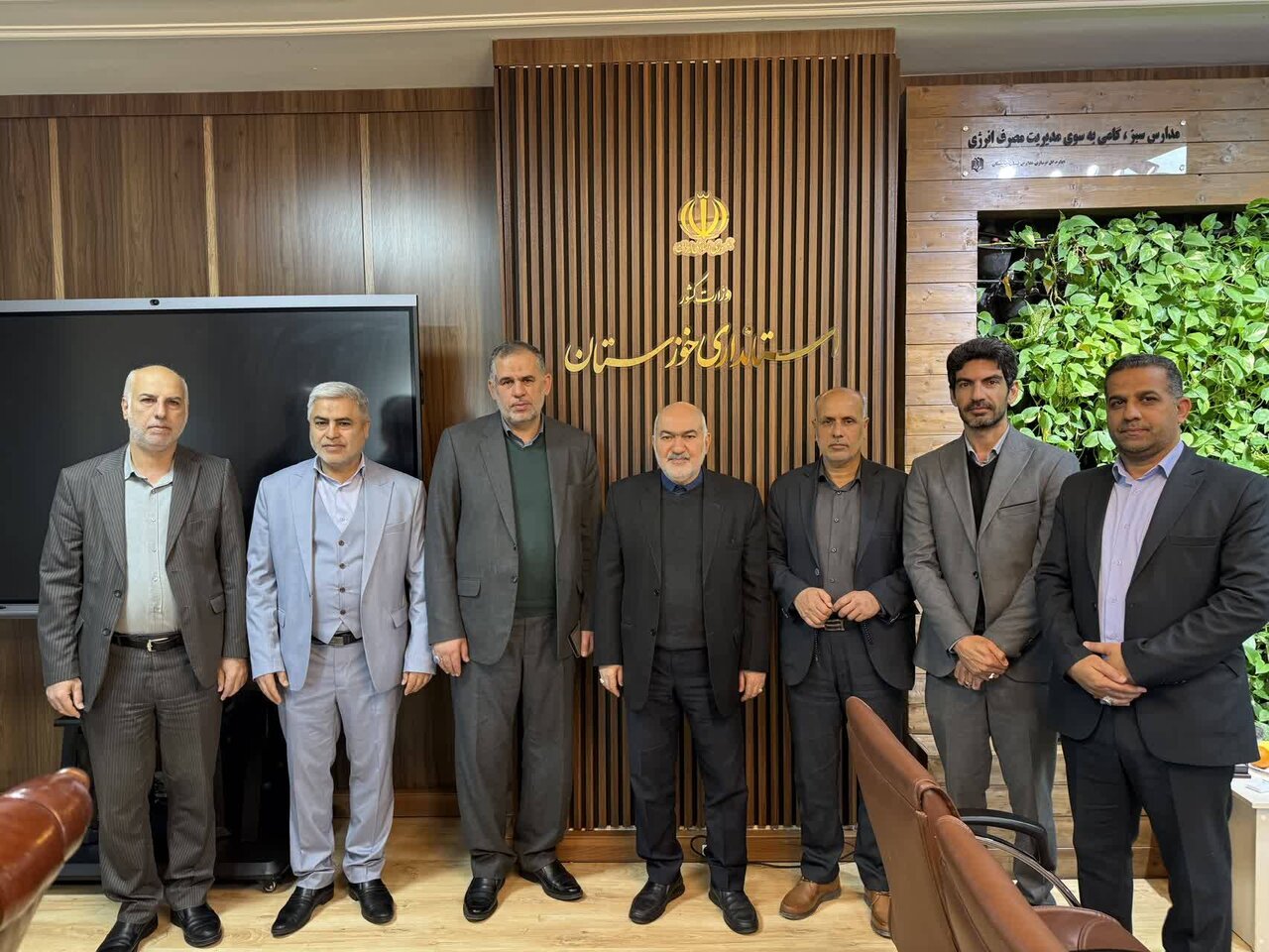 نماینده اهواز پیگیر تعیین تکلیف بیمارستان حمیدیه شد/ تامین ۲۵ کیلومتر لوله آب برای روستاهای کارون/ اصلاح الگوی آبیاری راه عبور از بحران آب است