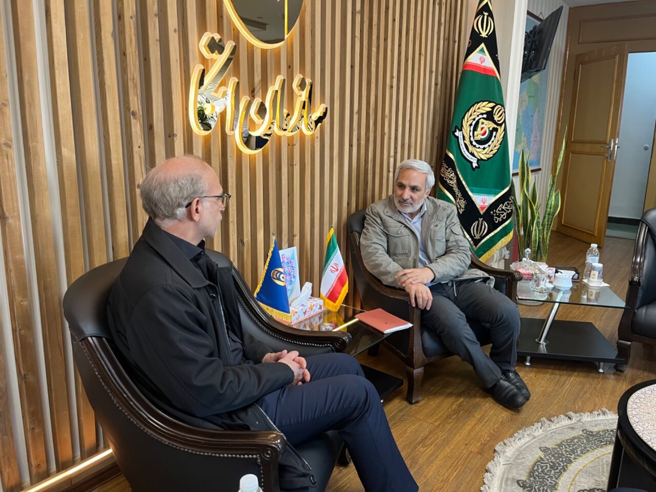 پیگیری جعفری‌آذر برای تأمین کالاهای اساسی و تقویت معیشت مردم در دیدار با مدیرعامل اتکا