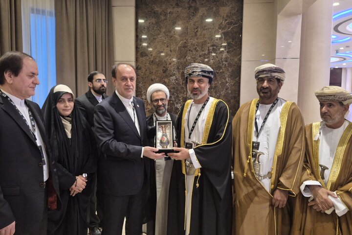 دیدار حمیدرضا حاجی بابایی نایب رئیس مجلس و خالد بن هلال المعوالی رئیس مجلس شورای عمان در منامه بحرین