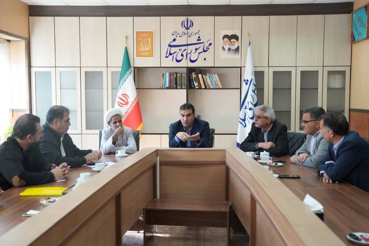 دهمین زمین چمن بخش عقدا به بهره‌برداری رسید