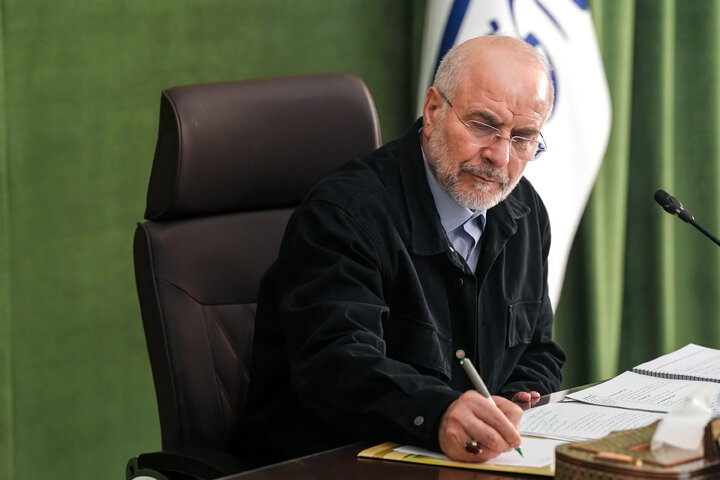 دیدار جمعی از رؤسای دانشگاه‌های سراسر کشور با دکتر قالیباف