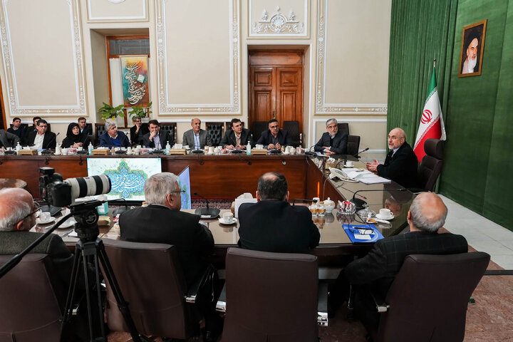 دیدار جمعی از رؤسای دانشگاه‌های سراسر کشور با دکتر قالیباف