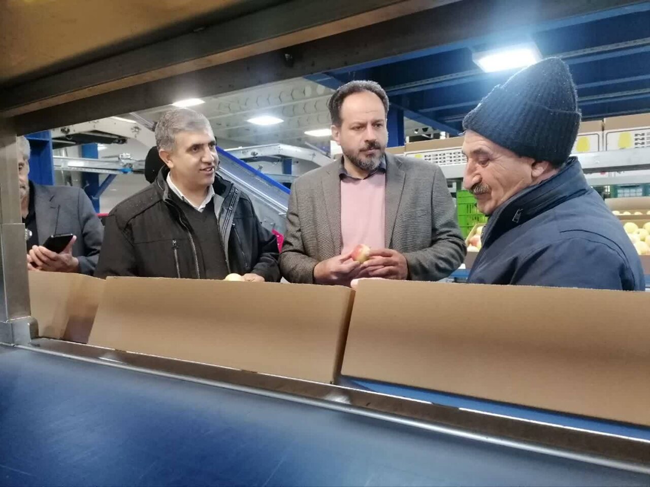 حمایت از صنایع تبدیلی تضمین‌کننده پایداری معیشت مردم سمیرم است