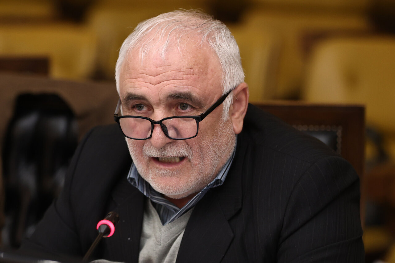 خودروسازی‌ها باید به متخصصان دلسوز دارای اهلیت واگذار شود