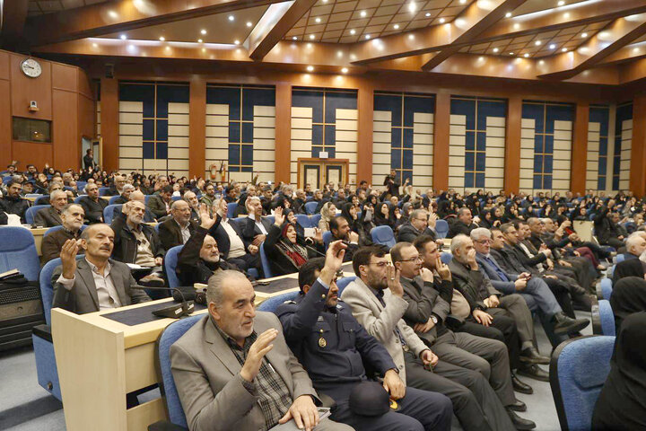 حاجی بابایی در همایش خادمان حضور استان همدان