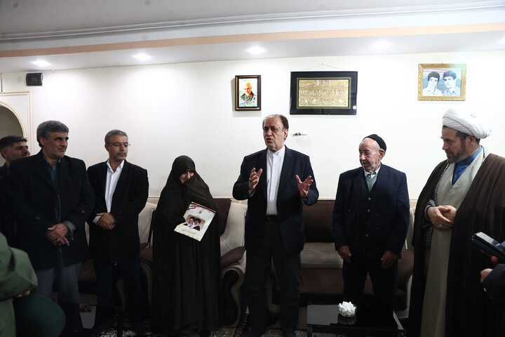 بازدید نائب‌رئیس مجلس از گلزار شهدای کبودرآهنگ استان همدان