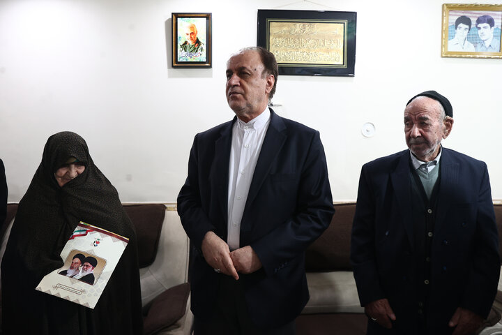 بازدید نائب‌رئیس مجلس از گلزار شهدای کبودرآهنگ استان همدان