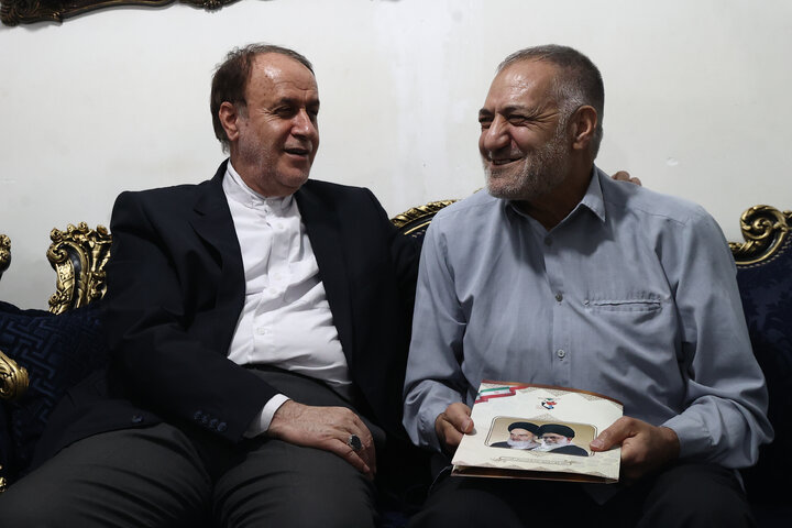 بازدید نائب‌رئیس مجلس از گلزار شهدای کبودرآهنگ استان همدان