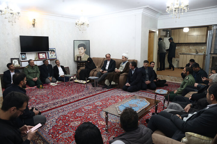 بازدید نائب‌رئیس مجلس از گلزار شهدای کبودرآهنگ استان همدان