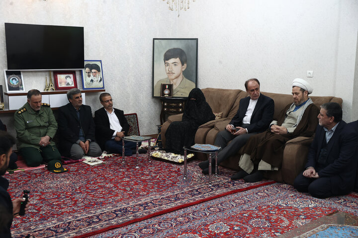 بازدید نائب‌رئیس مجلس از گلزار شهدای کبودرآهنگ استان همدان