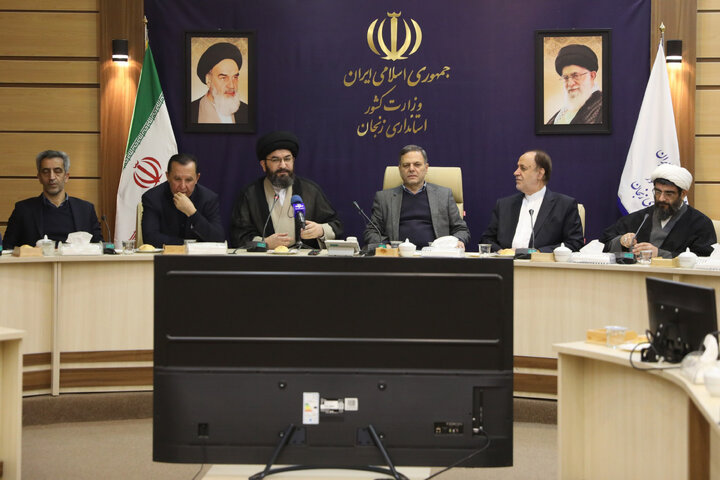 حضور حاجی بابایی در نشست شورای اداری استان زنجان