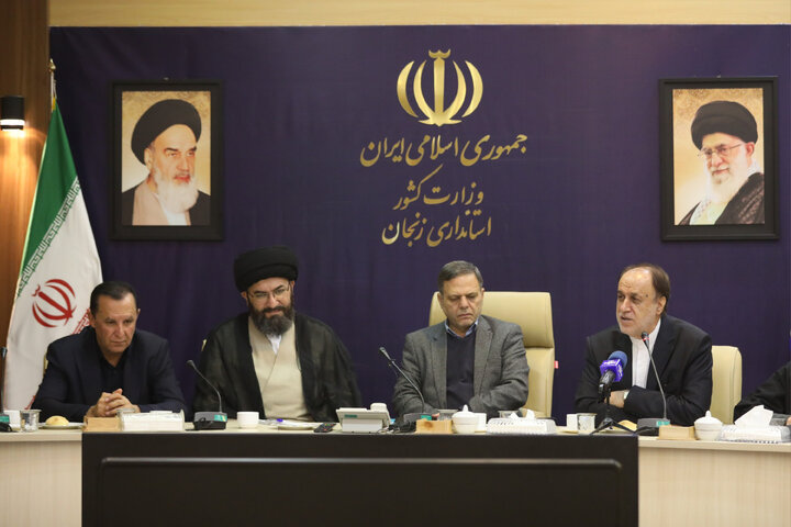 حضور حاجی بابایی در نشست شورای اداری استان زنجان