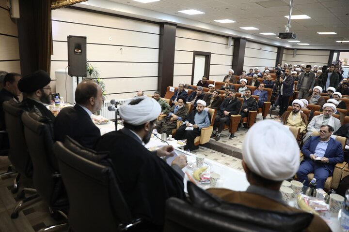 حضور نایب رئیس مجلس در نشست هم افزایی اعضای جبهه انقلاب (جهادگران تبین) استان زنجان